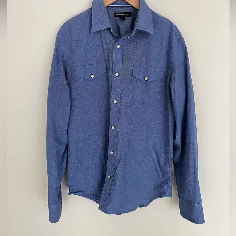 Banana Republic button down with pearl button snaps, Sz S